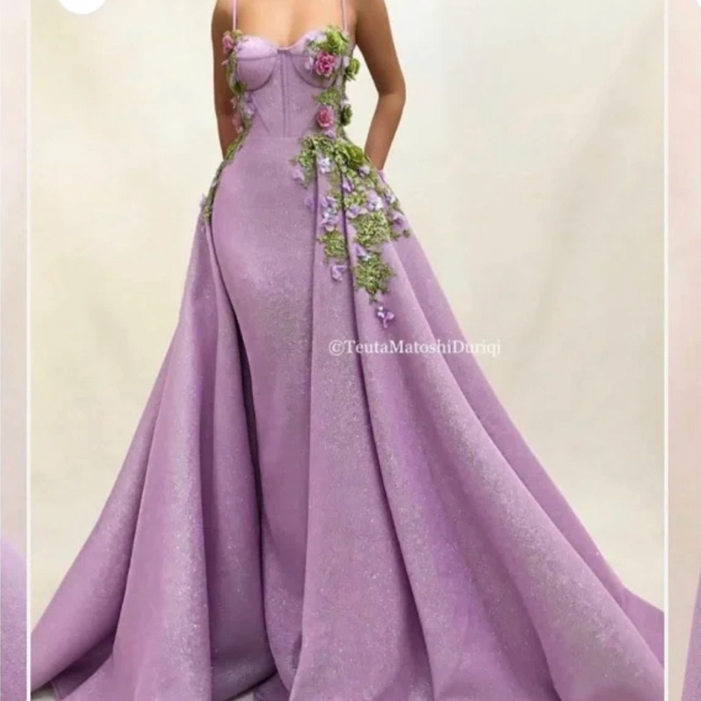 Tetua matoshi gown